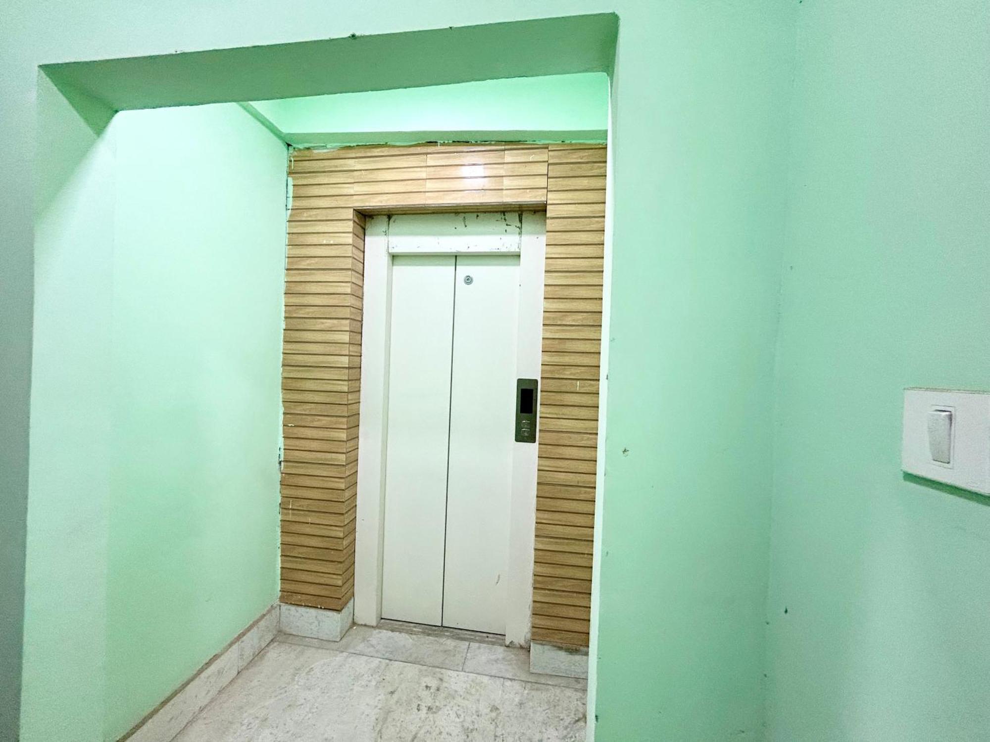 Exquisite 3bhk In The Heart Of Newtown Beside Axis Mall, Action Area 1 Apartment *